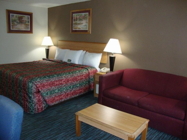 Econo Lodge Inn & Suites Jackson image 10