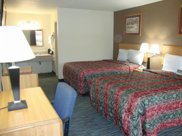 Econo Lodge Inn & Suites Jackson image 12