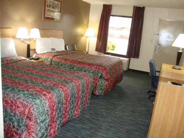 Econo Lodge Inn & Suites Jackson image 13
