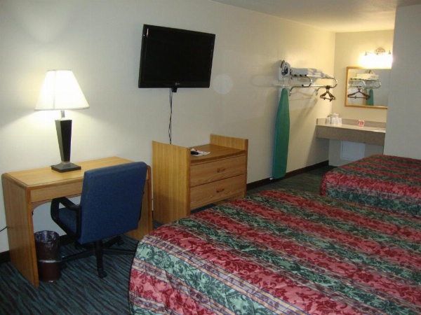 Econo Lodge Inn & Suites Jackson image 14