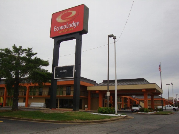 Econo Lodge Inn & Suites Jackson image 2