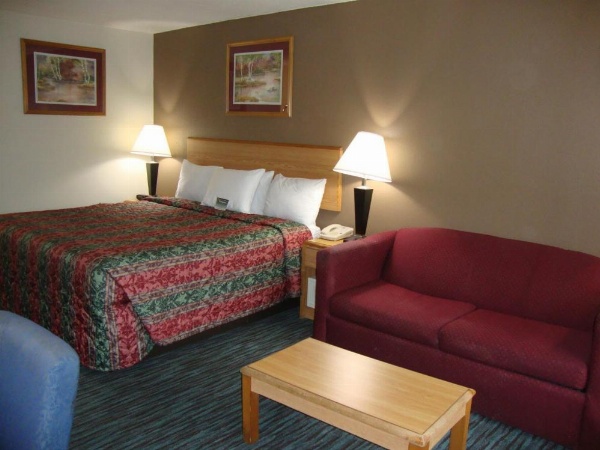 Econo Lodge Inn & Suites Jackson image 21