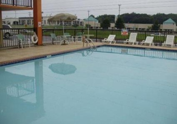 Econo Lodge Inn & Suites Jackson image 7